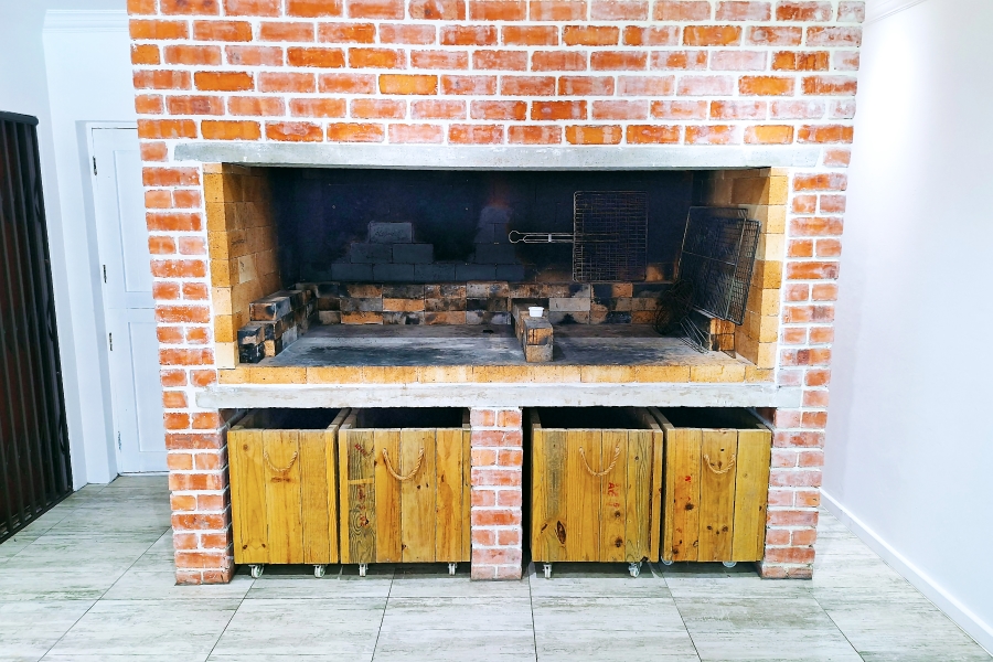 4 Bedroom Property for Sale in Noorsekloof Eastern Cape